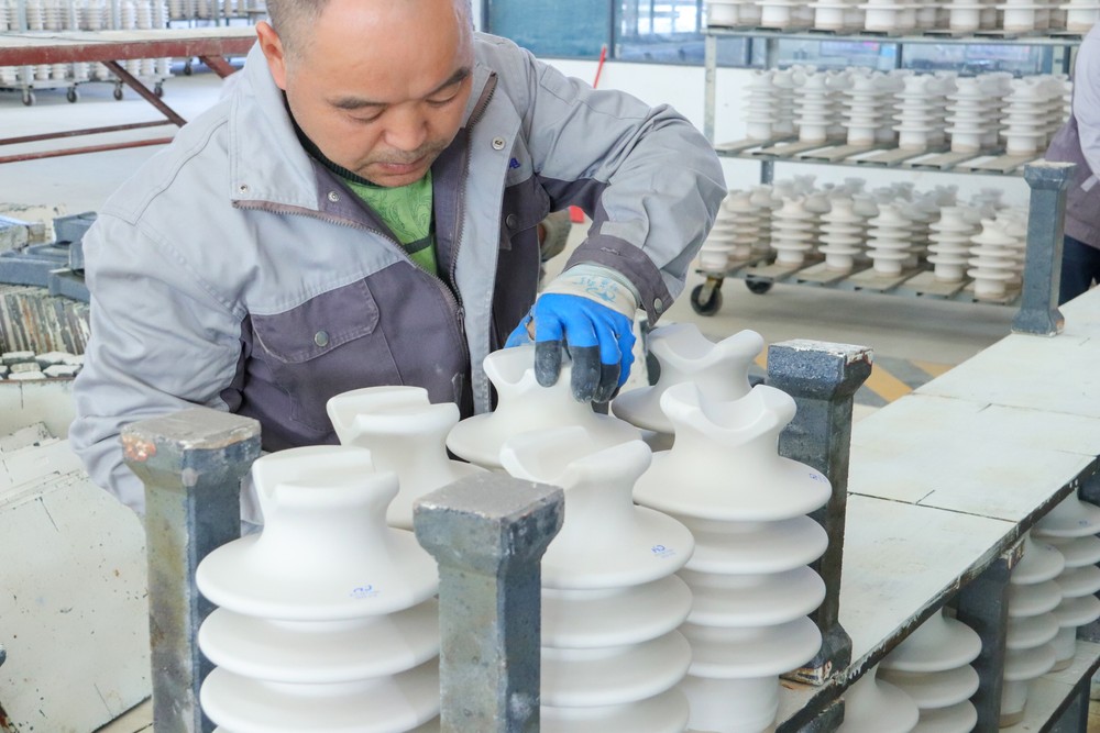 電瓷-進(jìn)窯工序